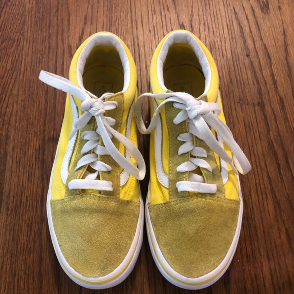 Vans Swede with multi colored squares on sides of bottom of shoes. GUC kids 4